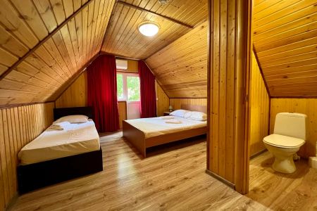 Семейный 5-местный 2-комнатный (с балконом)