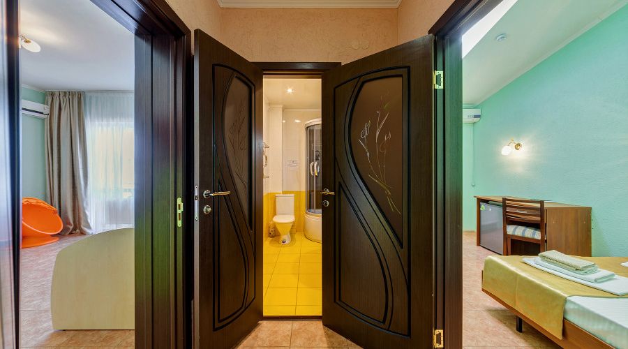 Семейный Двухкомнатный семейный номер с балконом