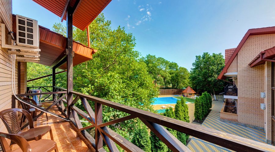 Стандарт Стандарт с видом на бассейн и балконом