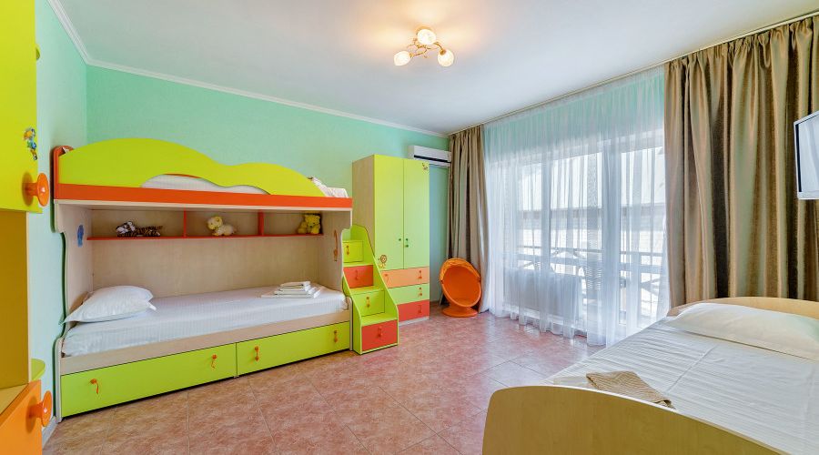 Семейный Двухкомнатный семейный номер с балконом