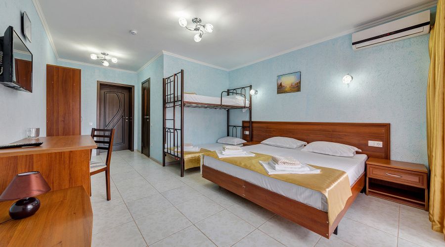 Стандарт Стандарт с видом на бассейн и балконом